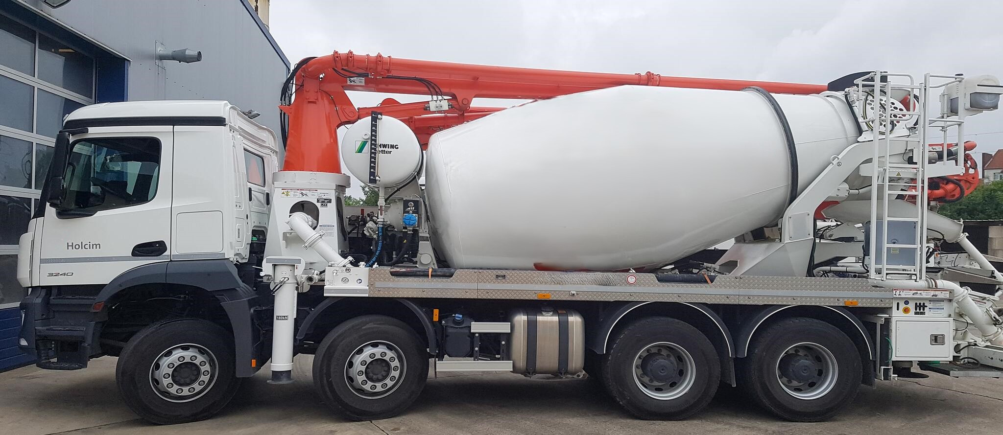 Das Bild zeigt die Betonpumpe FBP 24 im Profil